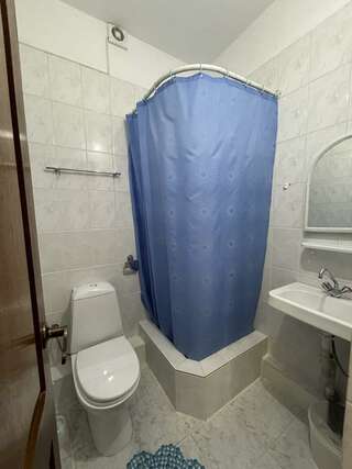 Гостевой дом Дуэт Анапа Номер стандарт с 3 односпальными кроватями-8