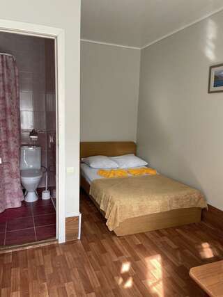 Гостевой дом Дуэт Анапа 2-местный номер стандарт с отельным входом-1