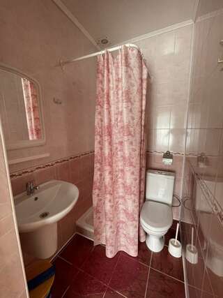 Гостевой дом Дуэт Анапа 2-местный номер стандарт с отельным входом-4