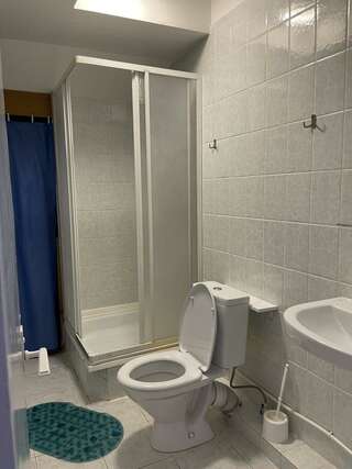 Гостевой дом Дуэт Анапа 3-местный номер эконом (мансарда)-2