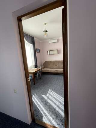 Гостевой дом Дуэт Анапа 2-комнатный номер стандарт семейный с 4 односпальными кроватями-4